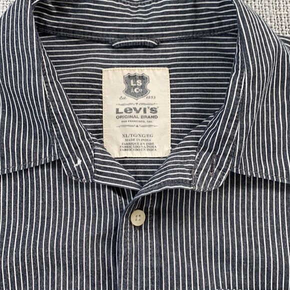 Levi’s‎ Pinstriped Men’s Grey and White Button Down - Picture 5 of 9
